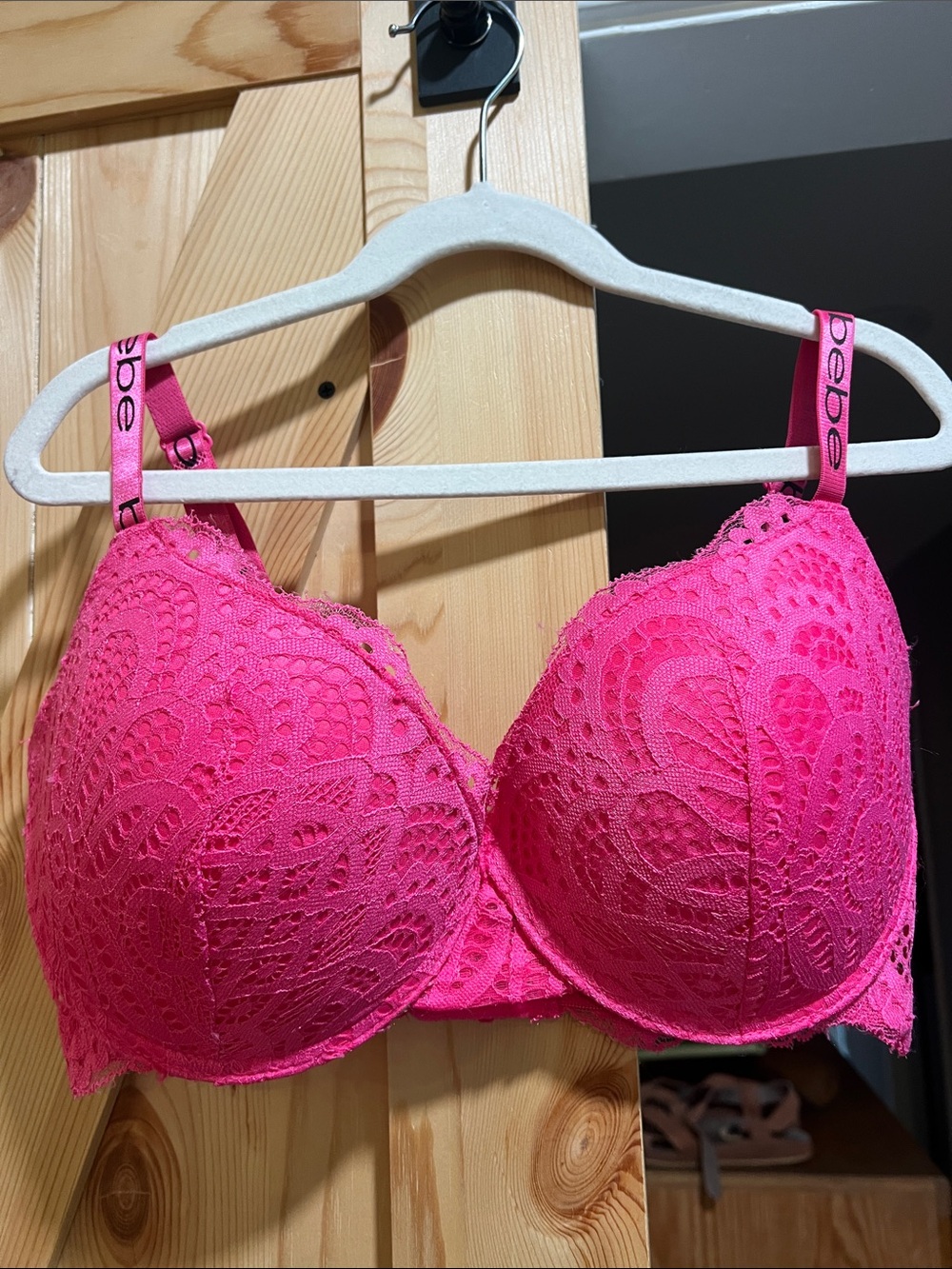 bebe Vibrant Hot Pink Lace Push-Up Bra size 34 DD